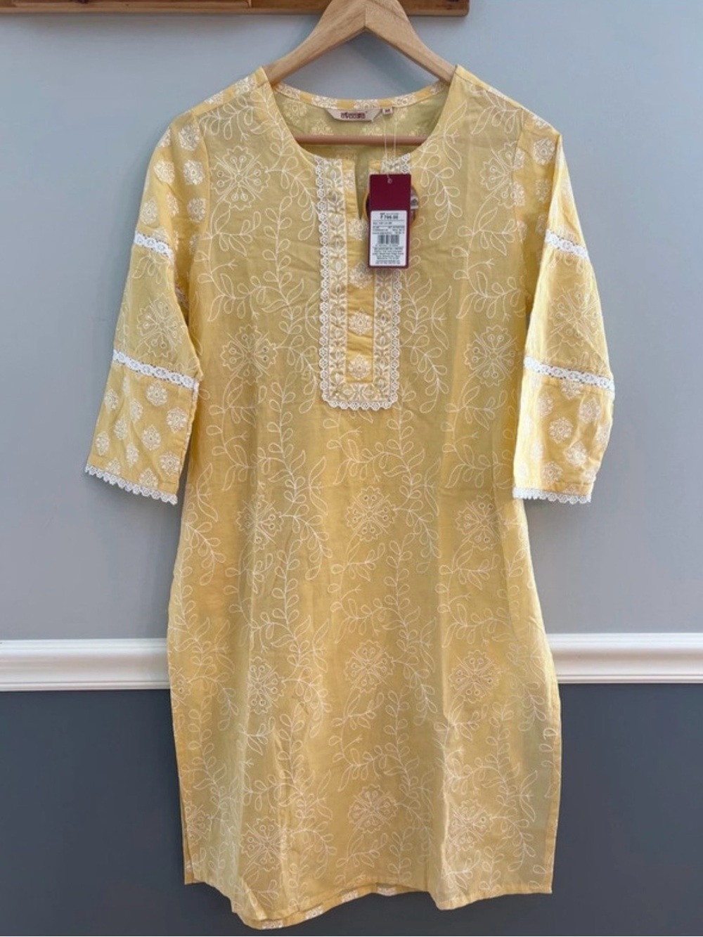 Avasa Mughalnama Floral Kurta in Yellow Size Medium NWT
